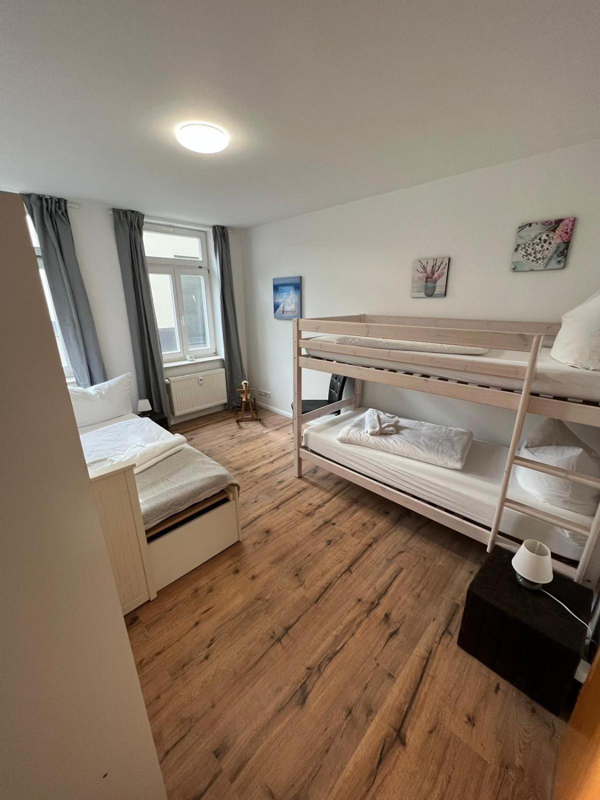 Apartment Bernstein Ruhig, Familienfreundlich Mit Garten 罗斯托克 外观 照片